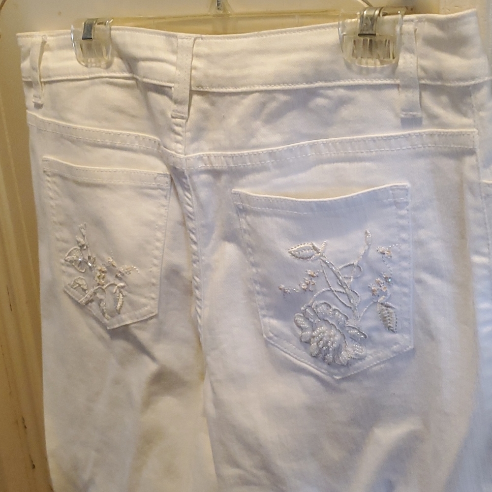 White jeans - Picture 5 of 6